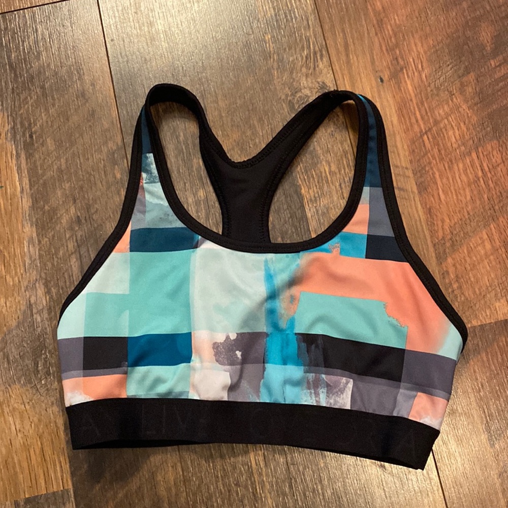 Live Love Dream sports bra size small
